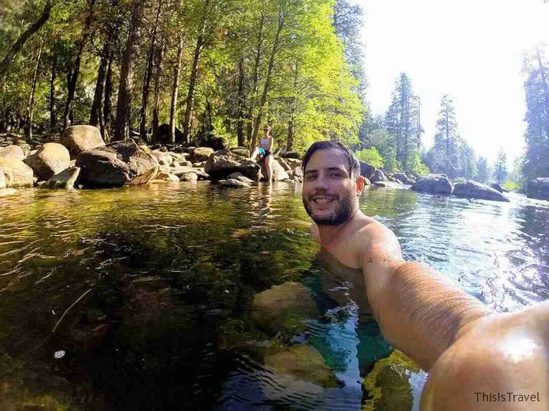 bañandonos en el rio Merced