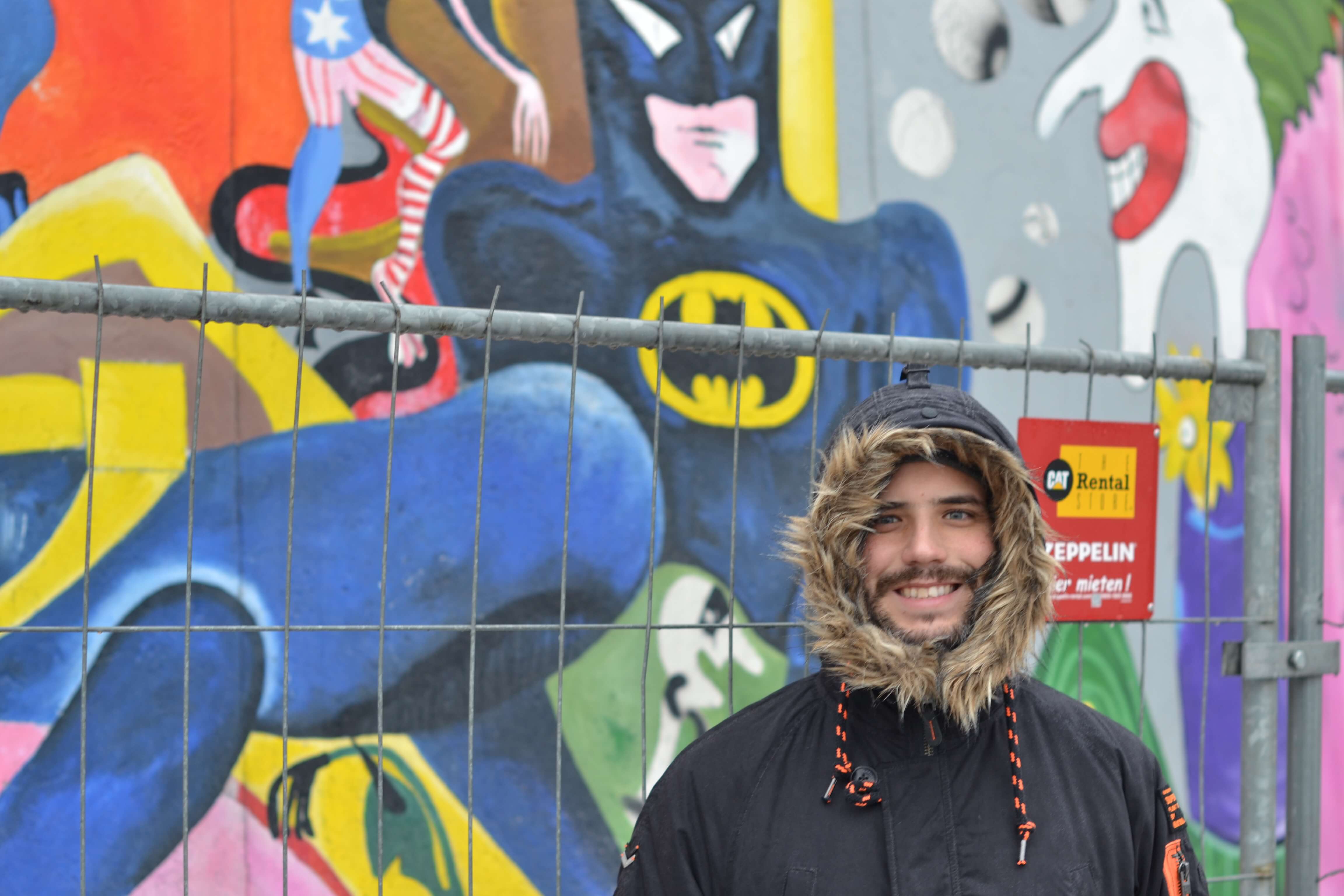 Kyke en muro de Berlin