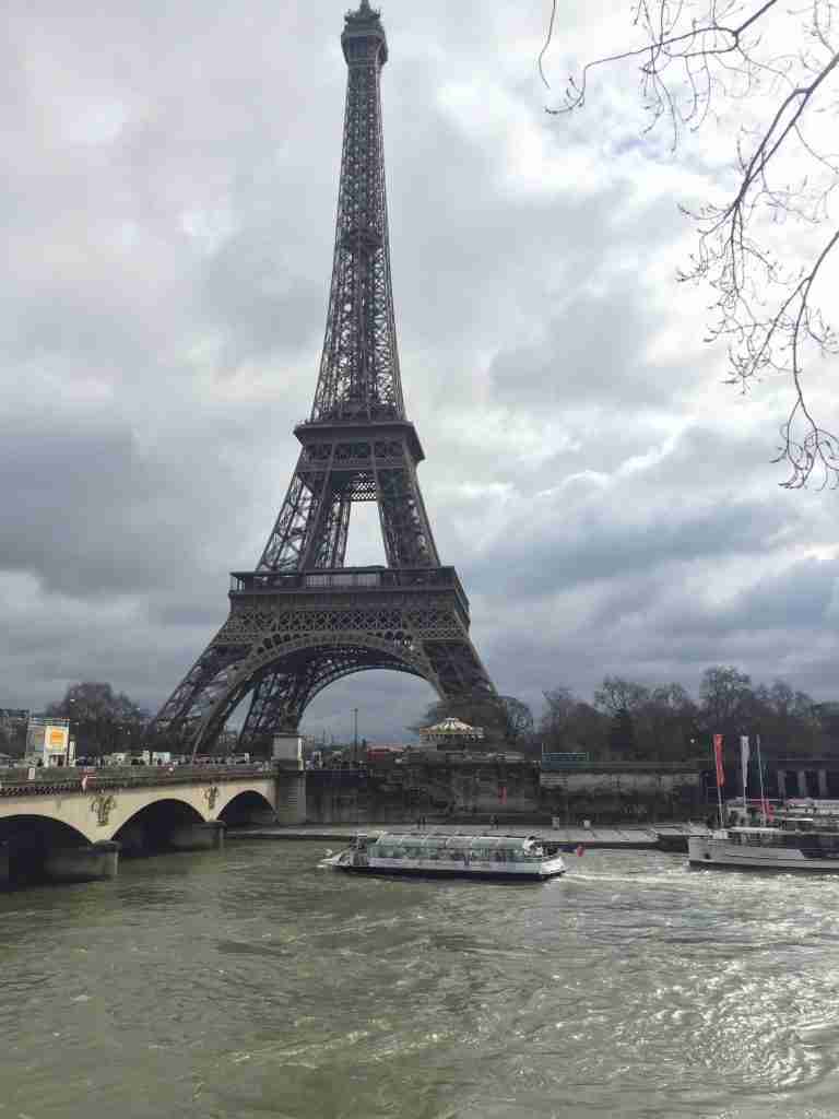 la gran torre Eiffel